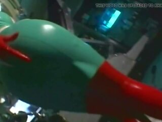 Bien connu japonais infirmière milks peter en rouge latex gants