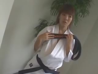 Hitomi tanaka. majster trieda karate.